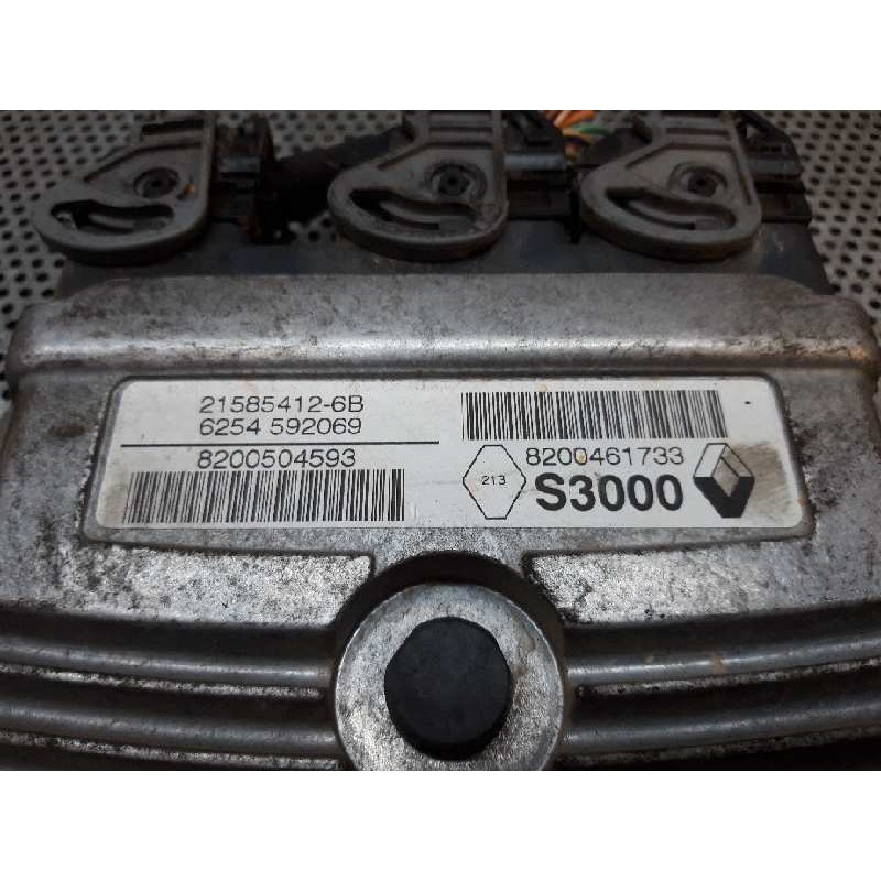 Recambio de centralita motor uce para renault clio iii confort dynamique referencia OEM IAM 215854126B 8200504593 8200461733 / 6 2