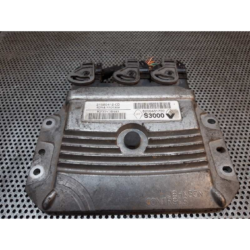 Recambio de centralita motor uce para renault clio iii confort dynamique referencia OEM IAM 215854126B 8200504593 8200461733 / 6 3