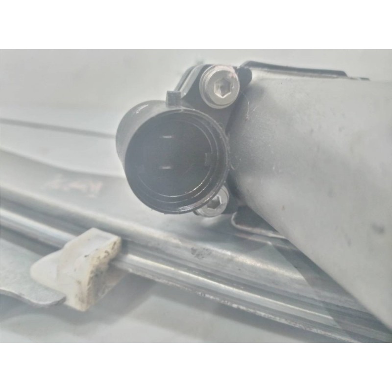 Recambio de elevalunas delantero derecho para dacia duster ambiance 4x2 referencia OEM IAM 3L3634G 2