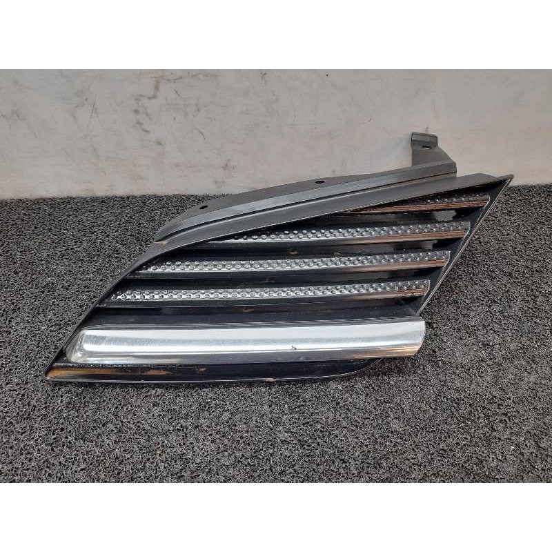 Recambio de rejilla delantera para nissan primera berlina (p12) acenta referencia OEM IAM 62330AU300  