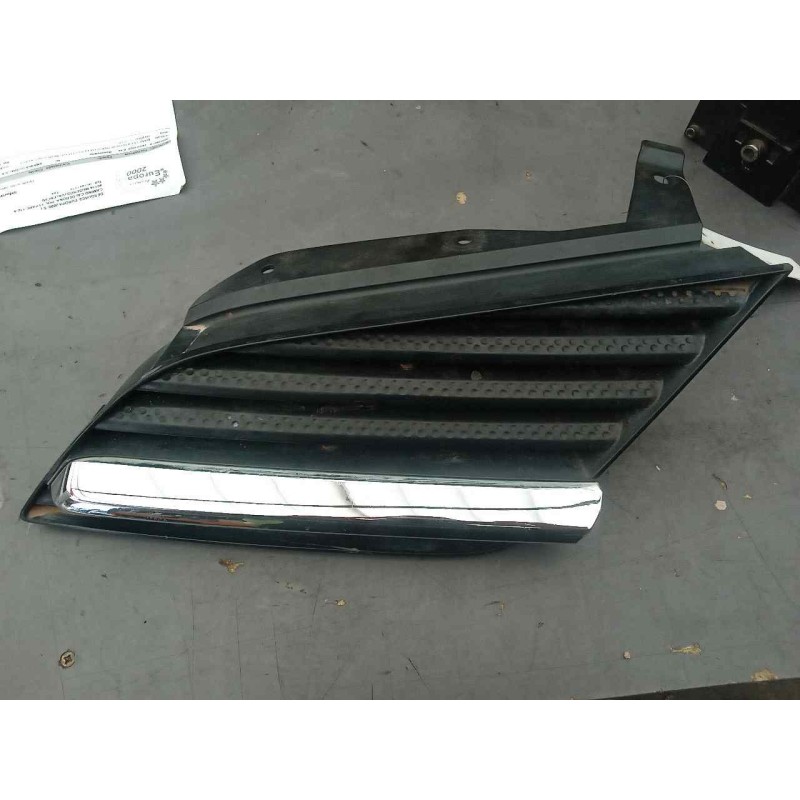 Recambio de rejilla delantera para nissan primera berlina (p12) acenta referencia OEM IAM 62330AU300 2