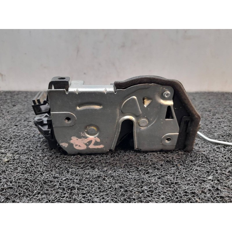 Recambio de cerradura puerta delantera izquierda para bmw serie 3 touring (e91) 320i referencia OEM IAM - Negro 3