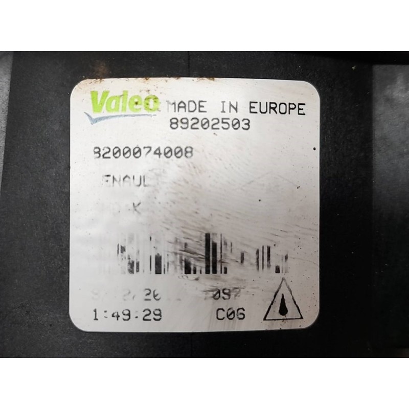 Recambio de faro antiniebla derecho para dacia duster ambiance 4x2 referencia OEM IAM 8200074008 2