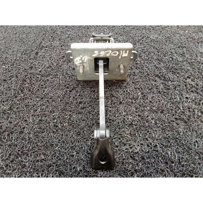 Recambio de retenedor puerta delantera derecha para peugeot 308 sw envy referencia OEM IAM - Blanco 2