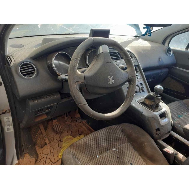 peugeot 5008 del año 2010