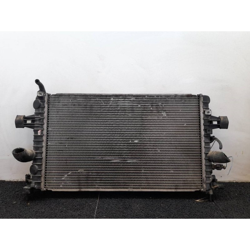 Recambio de radiador agua para opel zafira b cosmo referencia OEM IAM 13170110  DELPHI