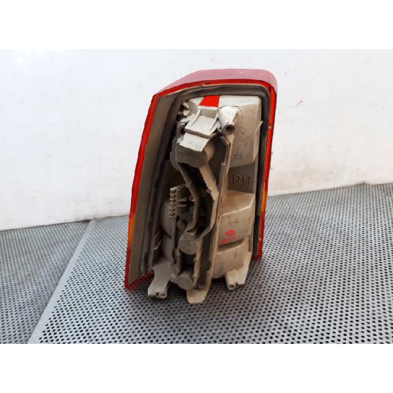 Recambio de piloto trasero derecho para opel kadett e referencia OEM IAM  72537 2