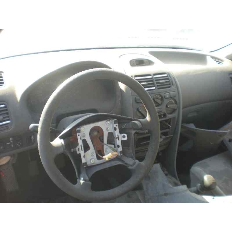 mitsubishi carisma berlina 4 (da0) del año 1997