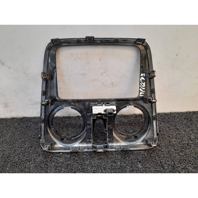 Recambio de consola central para dacia lodgy ambiance referencia OEM IAM 682604219R - Negro 2
