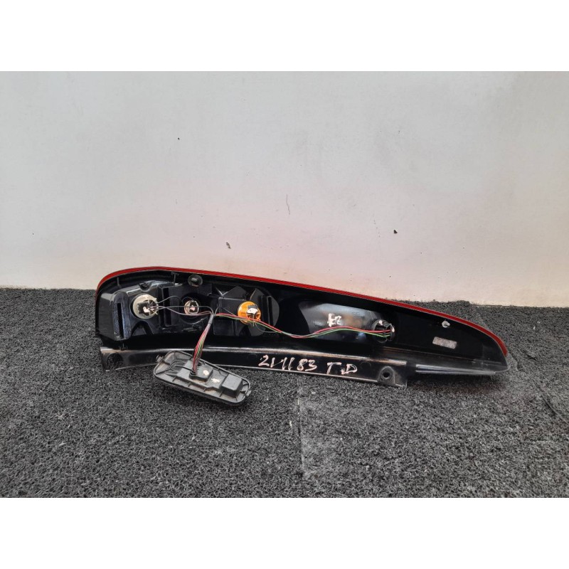 Recambio de piloto trasero derecho para ford fiesta (cbk) futura referencia OEM IAM - Azul 2