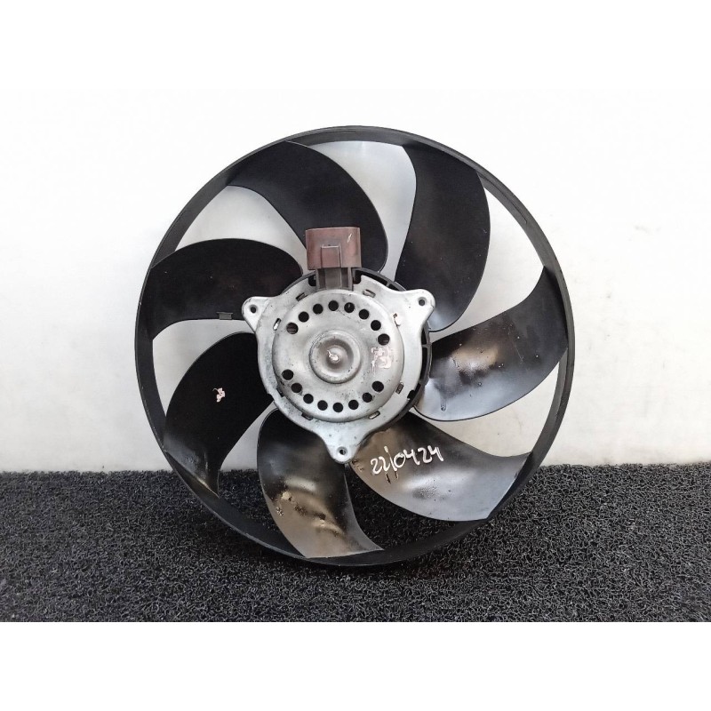Recambio de electroventilador para ford b-max titanium referencia OEM IAM M134100  NIDEC - Blanco 4
