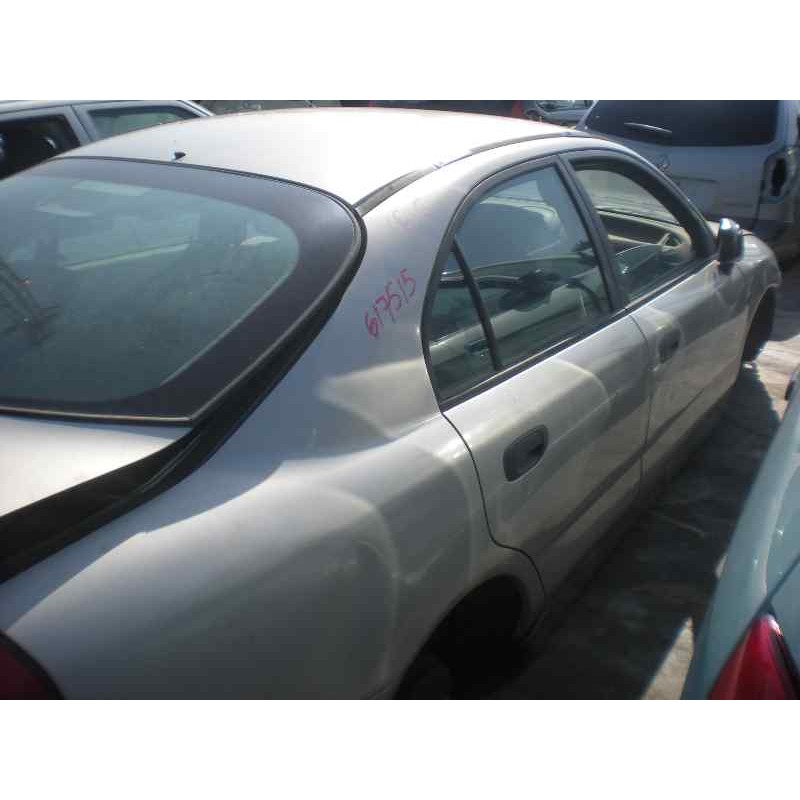 mitsubishi carisma berlina 4 (da0) del año 1997