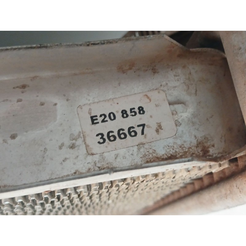 Recambio de radiador agua para ford ranger (es) xl doble cabina 4x4 referencia OEM IAM E2085836667 - Blanco 2