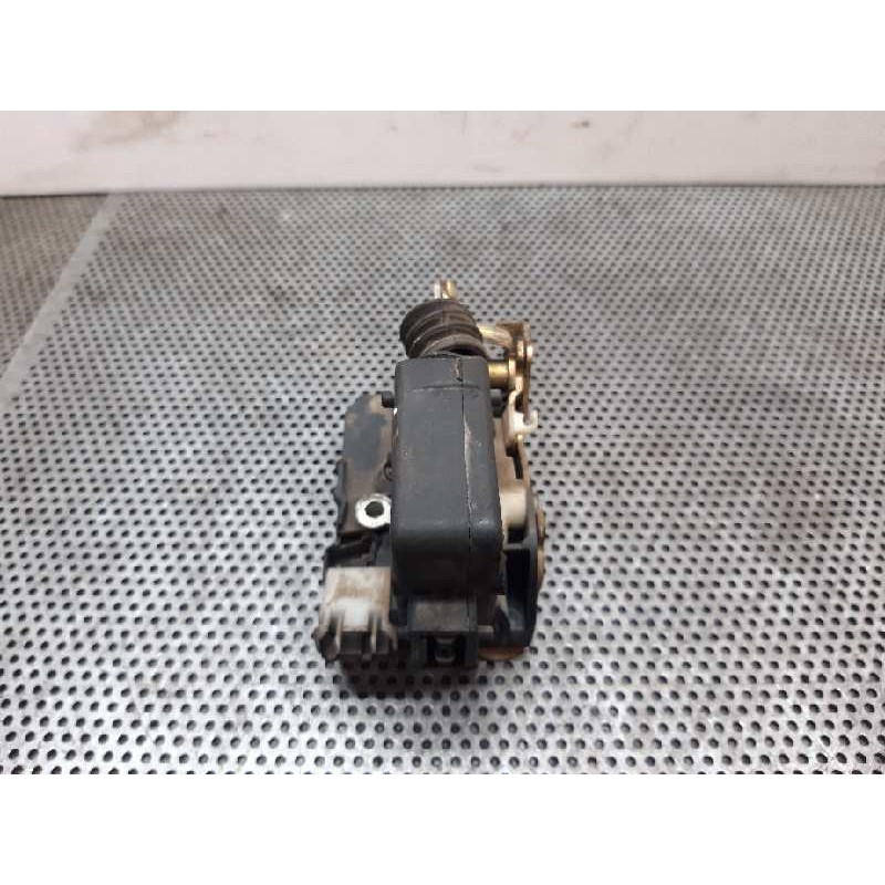 Recambio de cerradura puerta trasera derecha para renault clio i fase i+ii (b/c57) 1.2 alize referencia OEM IAM - Rojo 2