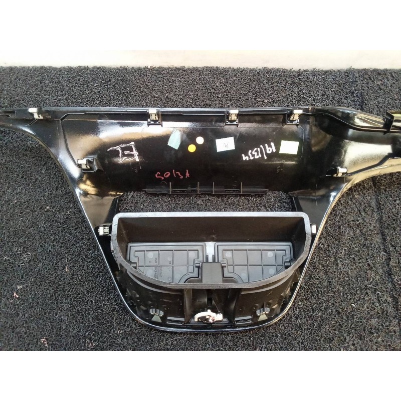 Recambio de consola central para peugeot 208 style referencia OEM IAM 9673830077TR 2