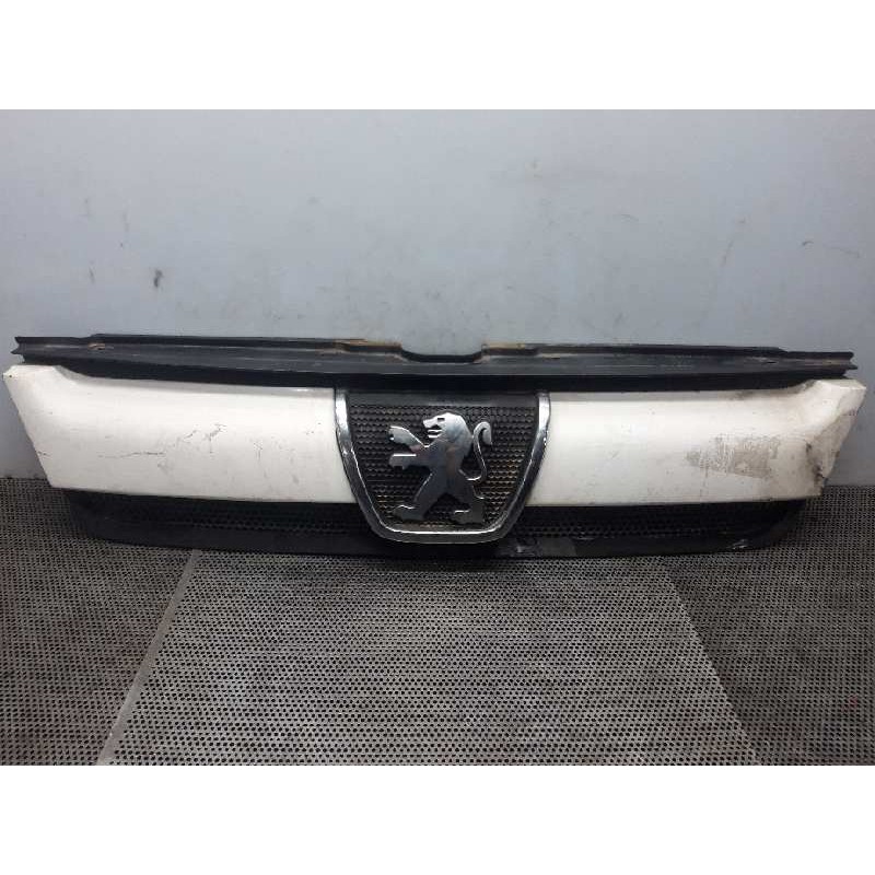 Recambio de rejilla delantera para peugeot boxer caja cerrada (rs3200)(230)('02) 1400 td referencia OEM IAM 4