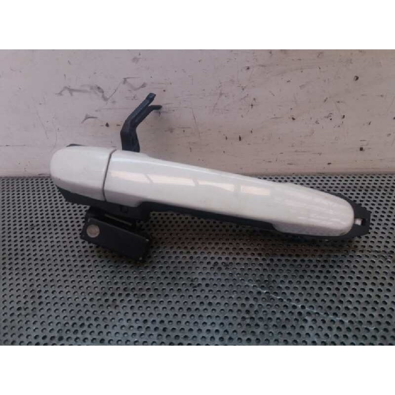 Recambio de maneta exterior trasera izquierda para toyota corolla verso (r1) 2.2 turbodiesel cat referencia OEM IAM - Blanco