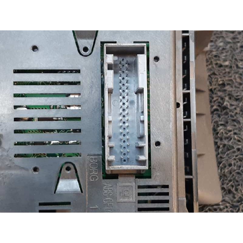 Recambio de pantalla multifuncion para opel astra h berlina cosmo referencia OEM IAM 13111165 317099190 3