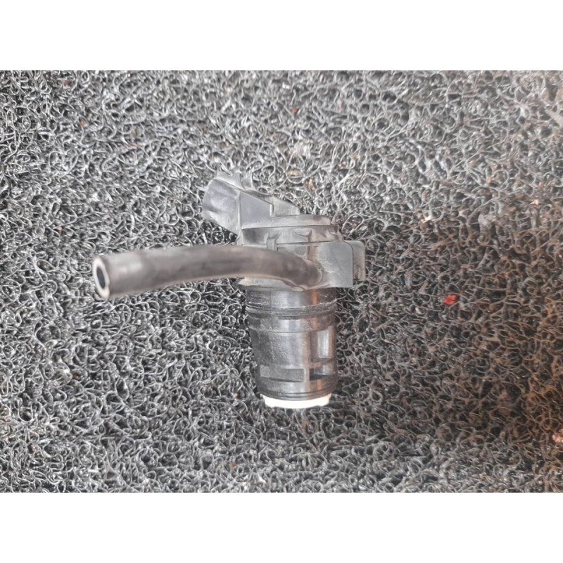 Recambio de bomba limpia para toyota prius (nhw20) executive referencia OEM IAM 8533060180 0602104621 - Blanco 4