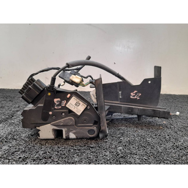 Recambio de cerradura puerta delantera derecha para ford focus turn. (cb8) trend referencia OEM IAM 921762104 BM5AA21812DD 