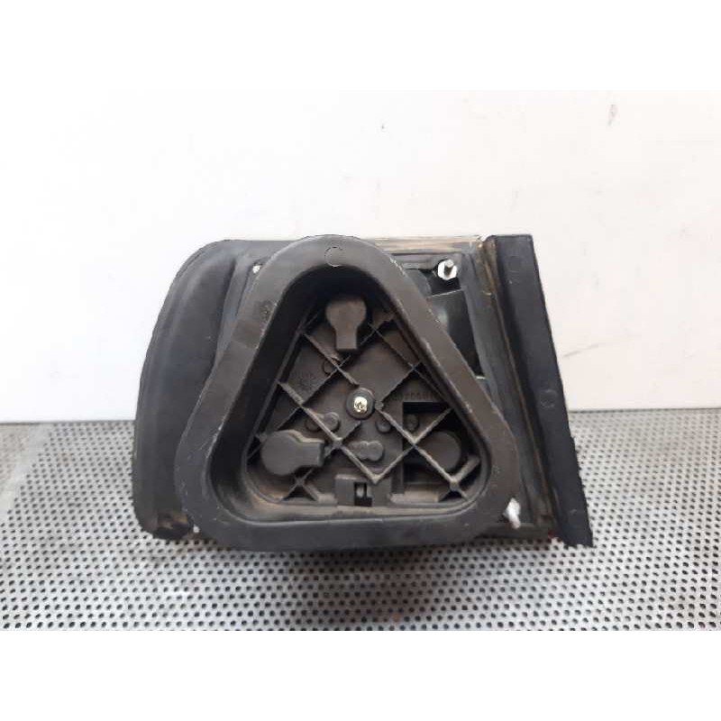 Recambio de piloto trasero derecho para lancia dedra berl. 2.0 16v lx referencia OEM IAM - Gris 2