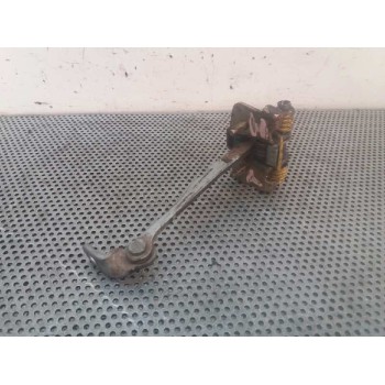 RETENEDOR PUERTA TRASERA IZQUIERDA 