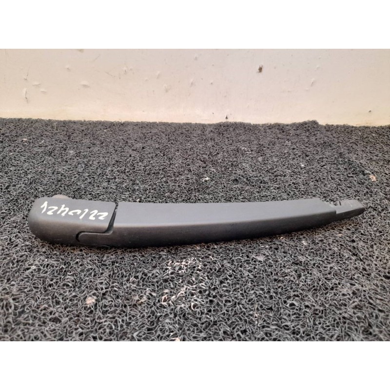 Recambio de brazo limpia trasero para ford b-max titanium referencia OEM IAM   