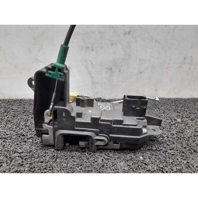 Recambio de cerradura puerta delantera derecha para opel zafira b enjoy referencia OEM IAM   