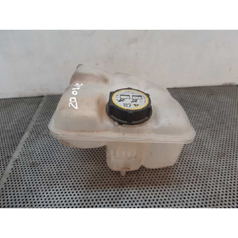 Recambio de deposito expansion para ford focus turn. (cb8) trend referencia OEM IAM 8V618K218AE 8V618K218DE AV418K218DA