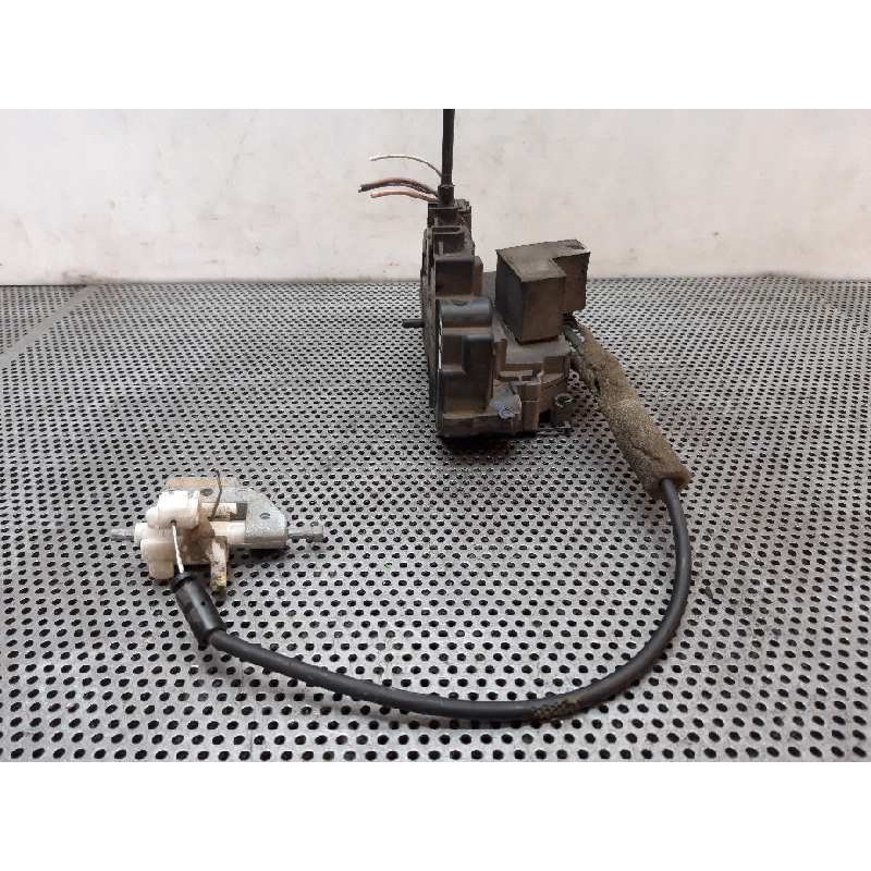 Recambio de cerradura puerta trasera derecha para renault clio grandtour dynamique referencia OEM IAM 3