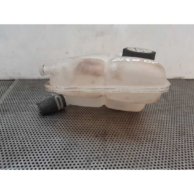 Recambio de deposito expansion para ford focus turn. (cb8) trend referencia OEM IAM 8V618K218AE 8V618K218DE AV418K218DA - Negro 3