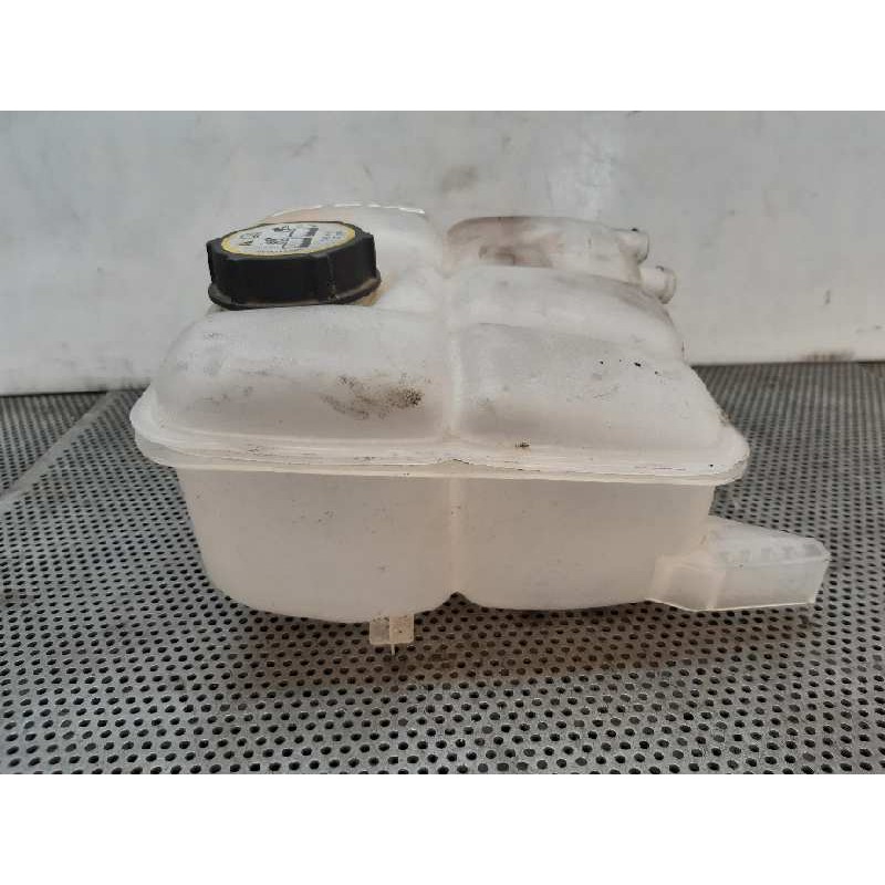Recambio de deposito expansion para ford focus turn. (cb8) trend referencia OEM IAM 8V618K218AE 8V618K218DE AV418K218DA - Negro 4