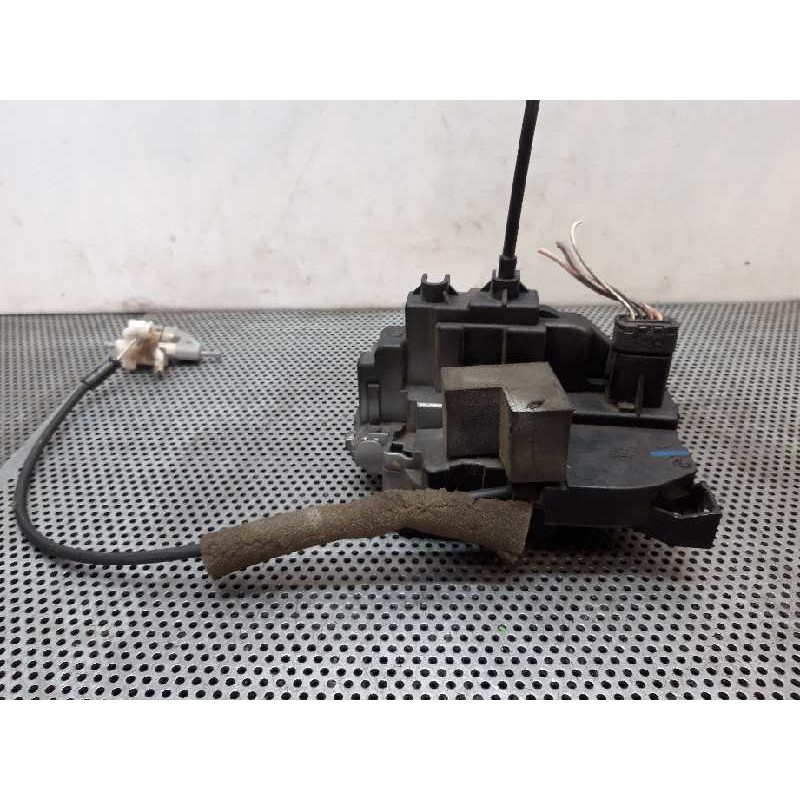 Recambio de cerradura puerta trasera derecha para renault clio grandtour dynamique referencia OEM IAM 6