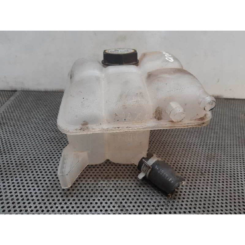 Recambio de deposito expansion para ford focus turn. (cb8) trend referencia OEM IAM 8V618K218AE 8V618K218DE AV418K218DA - Negro 6
