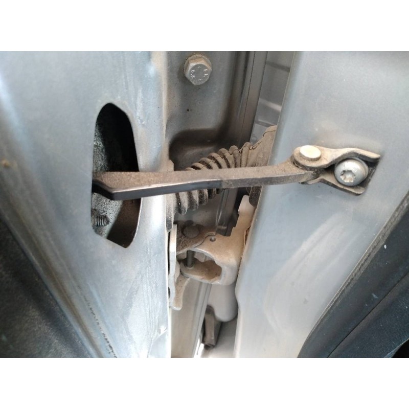 Recambio de retenedor puerta trasera izquierda para peugeot 308 sw confort referencia OEM IAM   
