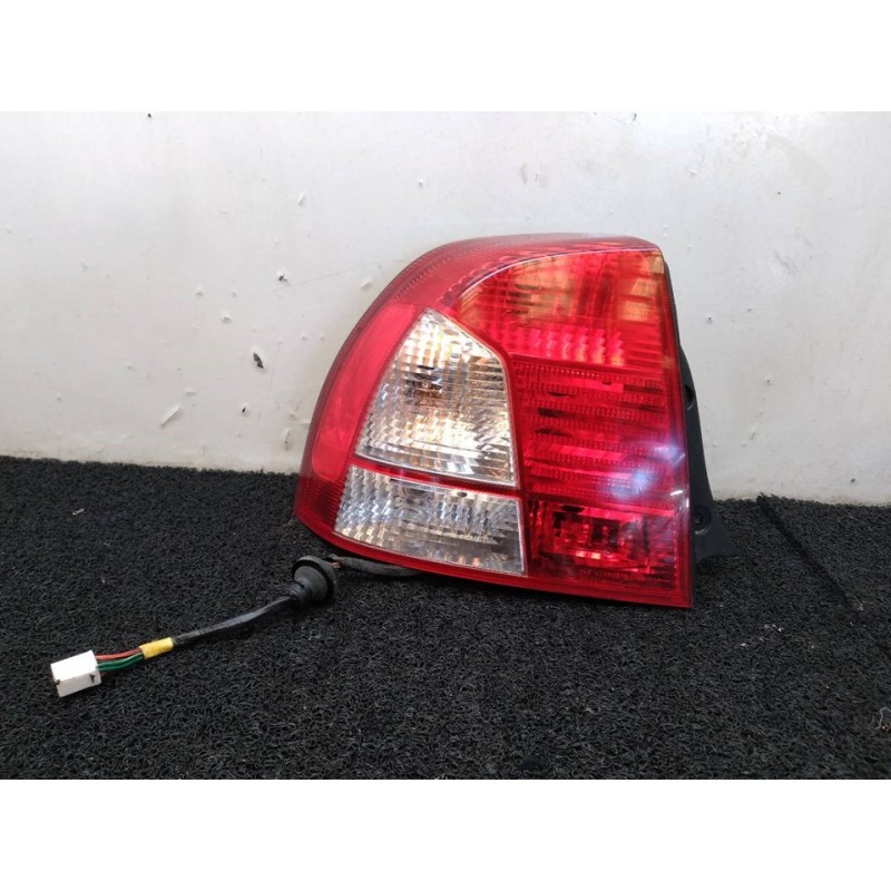 Recambio de piloto trasero izquierdo para kia shuma ii 1.6 ls berlina portón referencia OEM IAM   