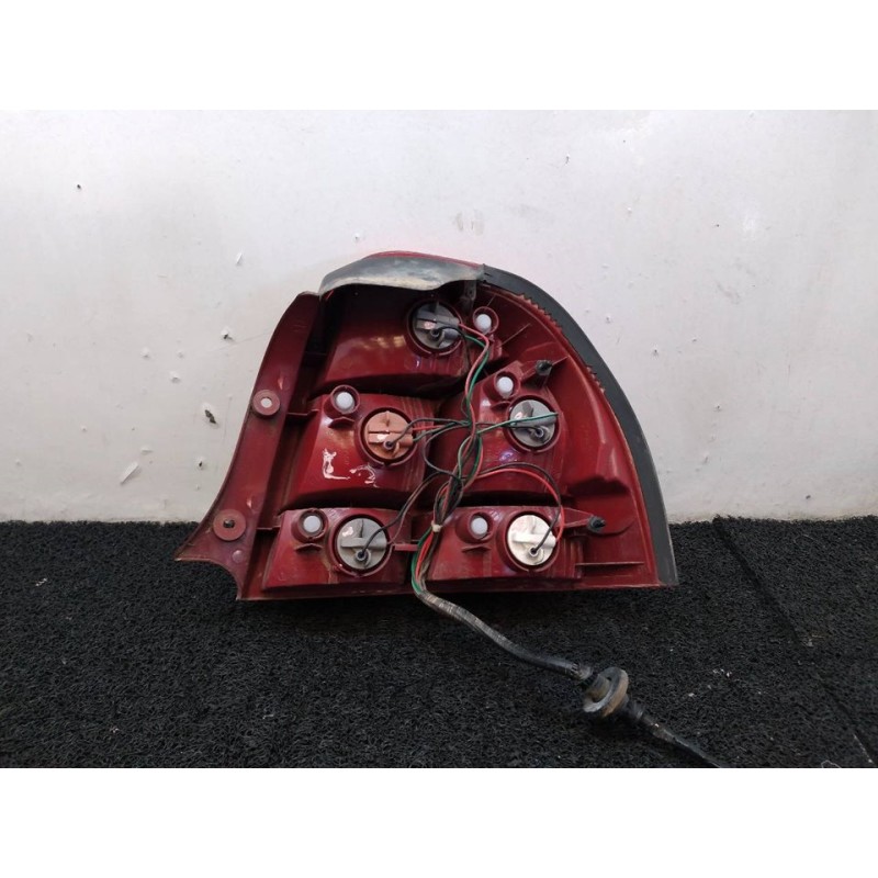 Recambio de piloto trasero izquierdo para kia shuma ii 1.6 ls berlina portón referencia OEM IAM 2