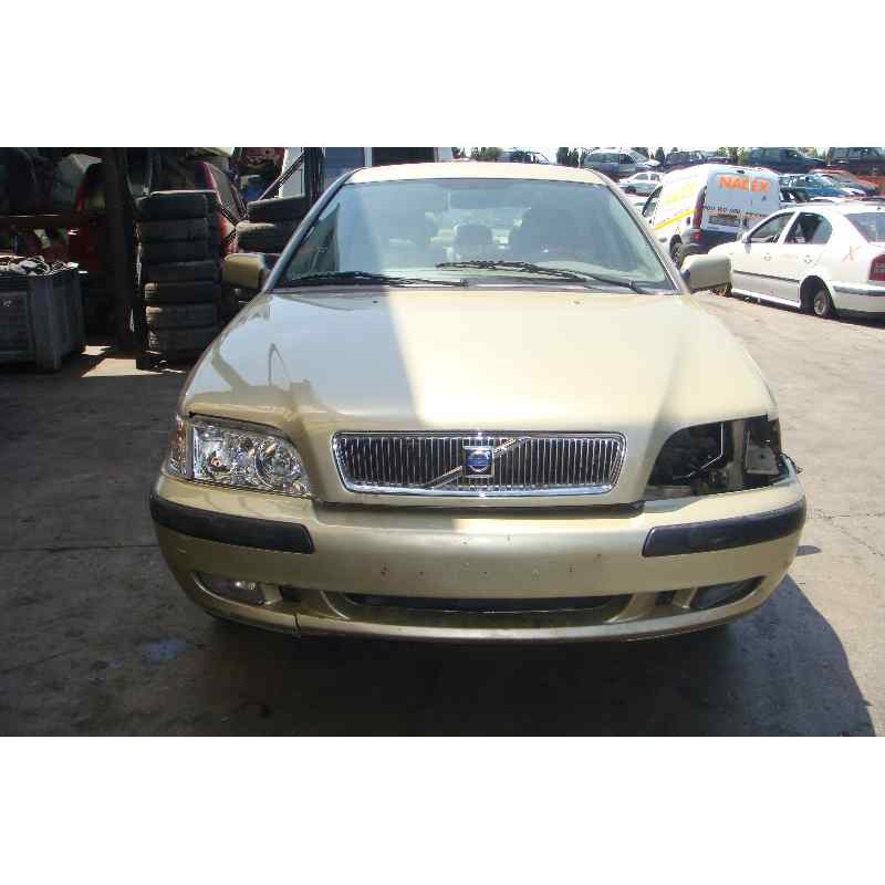 volvo s40 berlina del año 2000