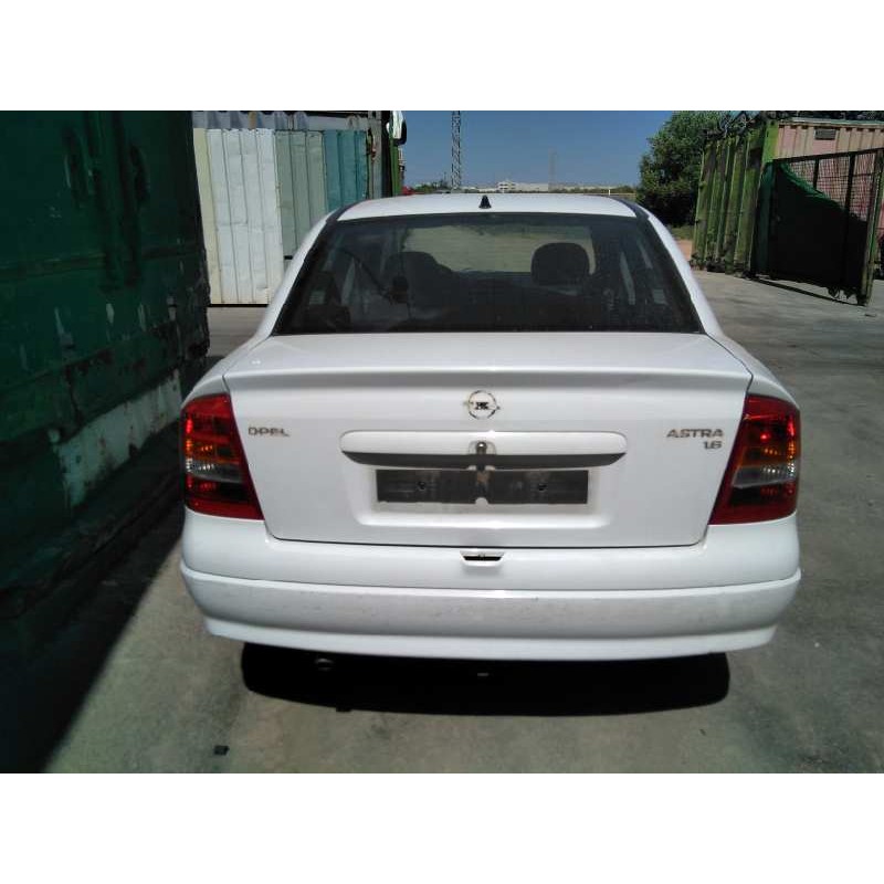 opel astra g berlina del año 2001