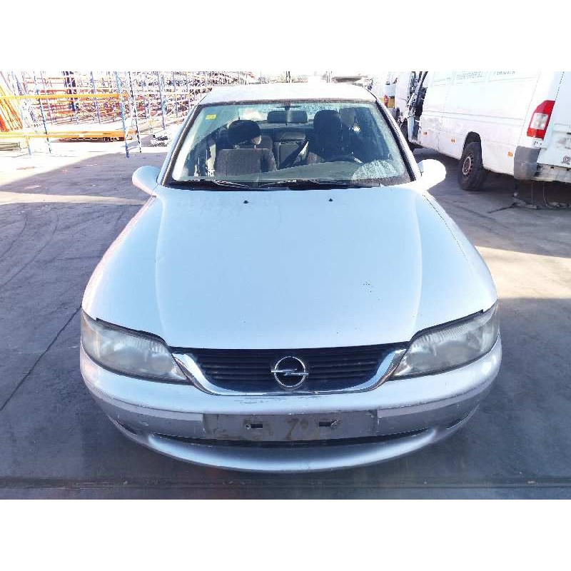 opel vectra b berlina del año 2001