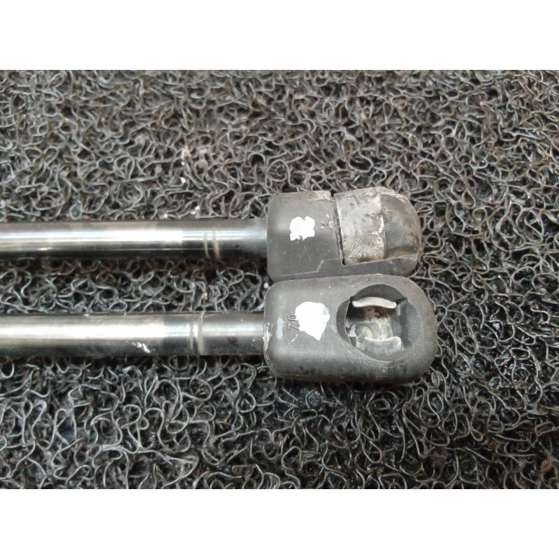 Recambio de amortiguadores maletero / porton para renault clio grandtour dynamique referencia OEM IAM 3