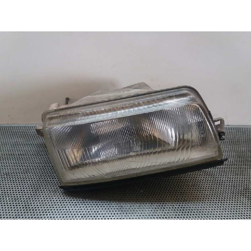 Recambio de faro derecho para daihatsu charade 1.3 referencia OEM IAM   