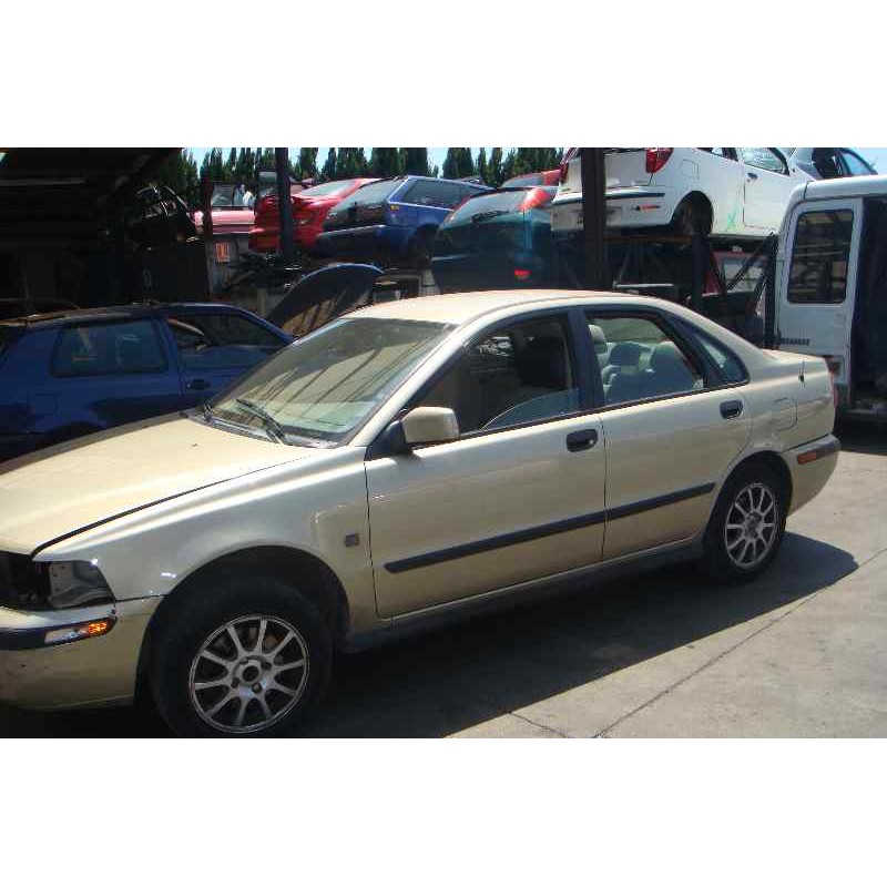 volvo s40 berlina del año 2000