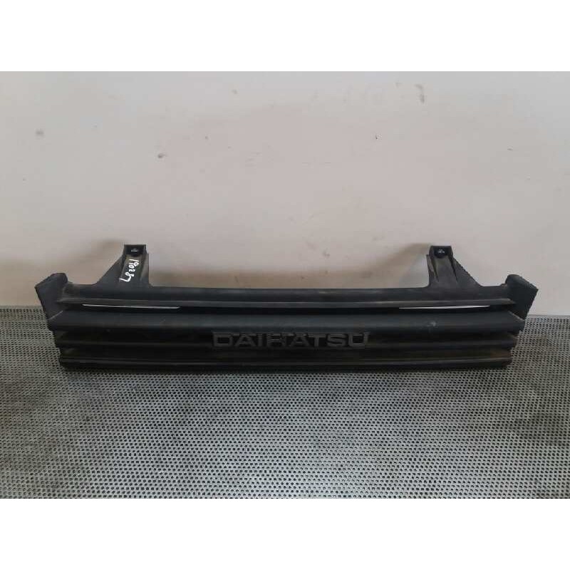 Recambio de rejilla delantera para daihatsu charade 1.3 referencia OEM IAM   