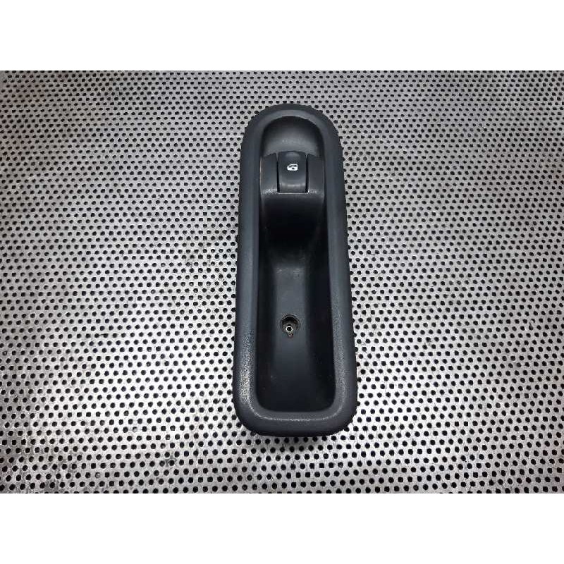 Recambio de mando elevalunas delantero derecho para renault clio grandtour dynamique referencia OEM IAM   