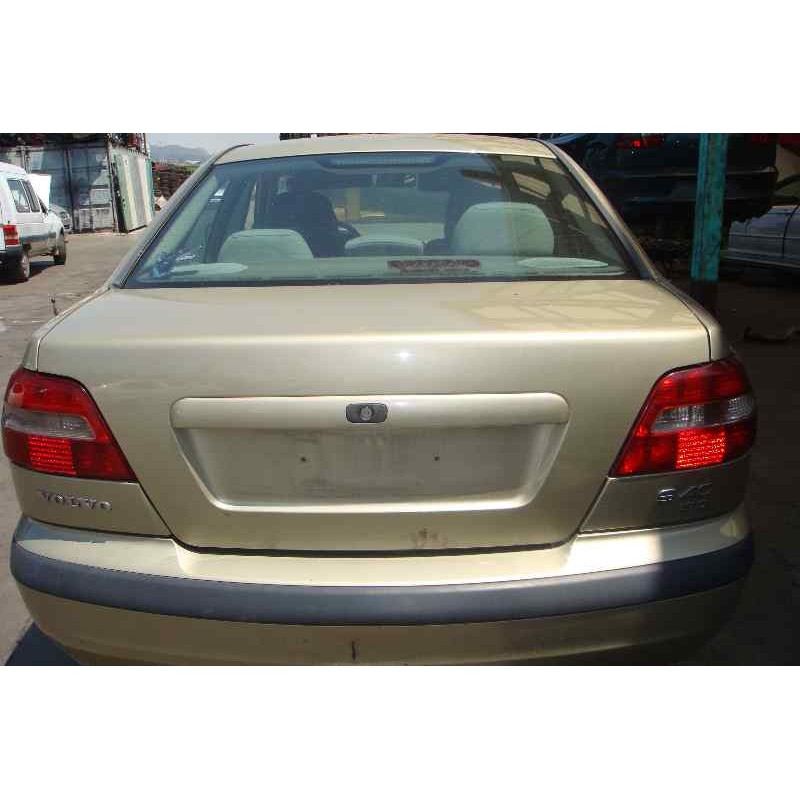 volvo s40 berlina del año 2000