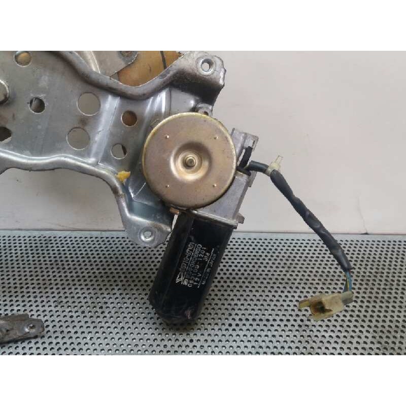Recambio de elevalunas delantero derecho para daihatsu charade 1.3 referencia OEM IAM - Rojo 3