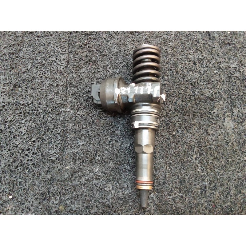 Recambio de inyector para volkswagen golf iv berlina (1j1) gti referencia OEM IAM 038130073AL  