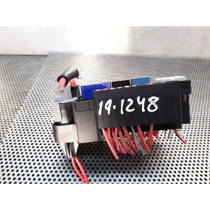 Recambio de caja reles / fusibles para renault megane iii berlina 5 p dynamique referencia OEM IAM 252360003R - Blanco 7