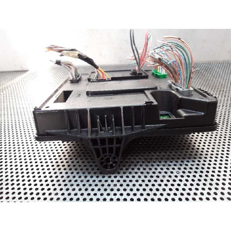 Recambio de caja reles / fusibles para renault megane iii berlina 5 p dynamique referencia OEM IAM S180098501 284B17288R - Blanco 2
